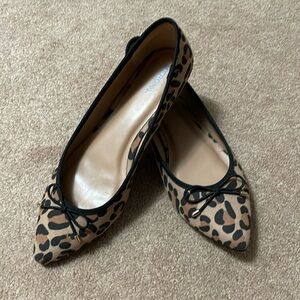 Merona leopard print flats sz 8.5, bow detail, pointed toe.